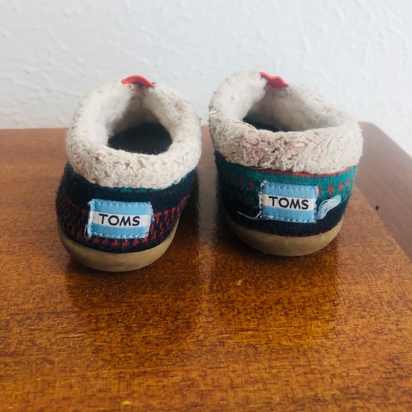 TOMS - Picture 2 of 3
